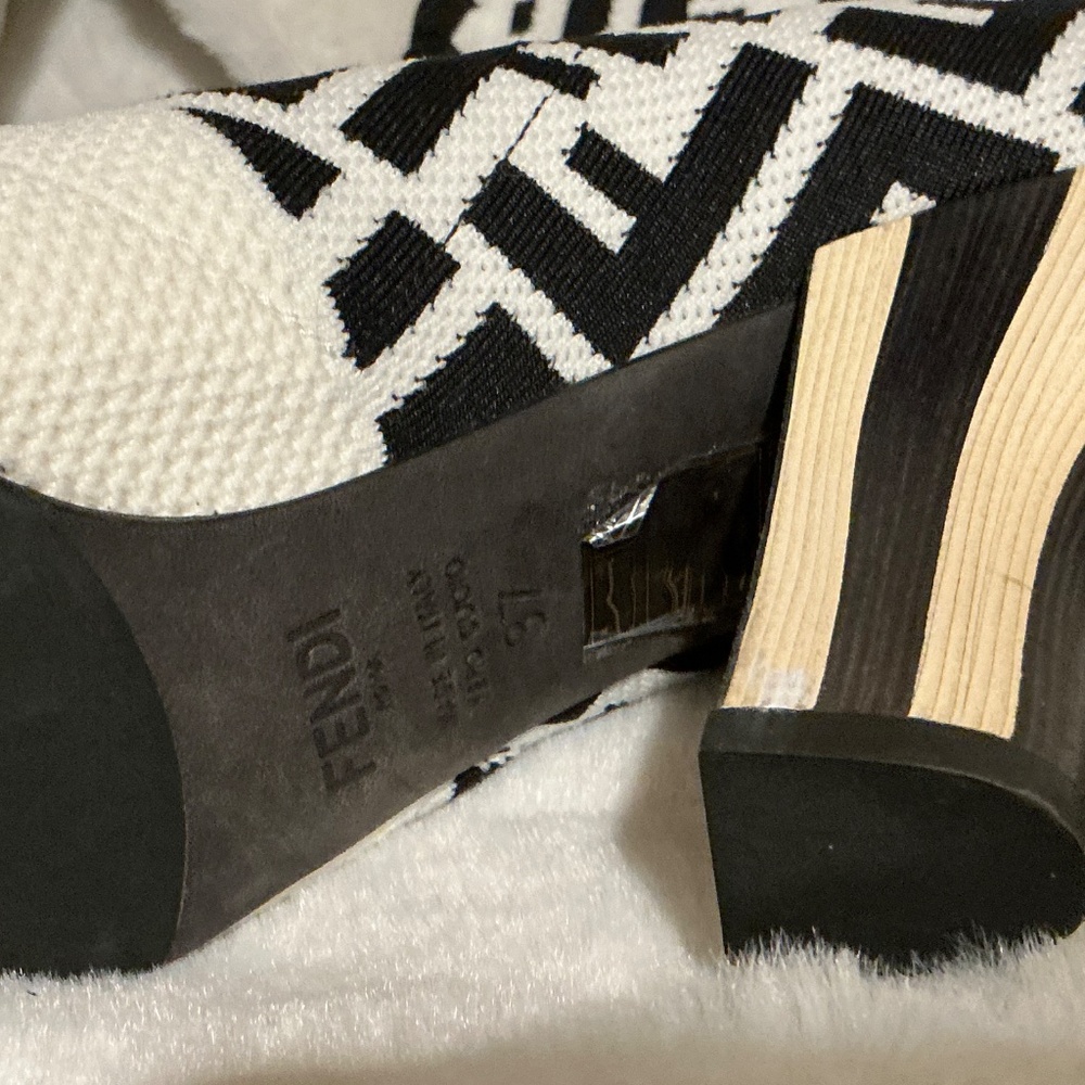 Fendi Black/White Sweater Ankle Boots Size 37 - Picture 13 of 16